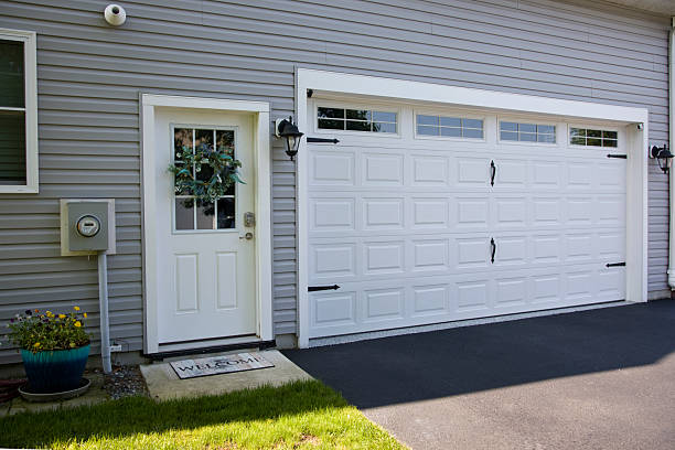 24/7 Emergency Garage Door Panel Replacement experts in Mertzon, TX